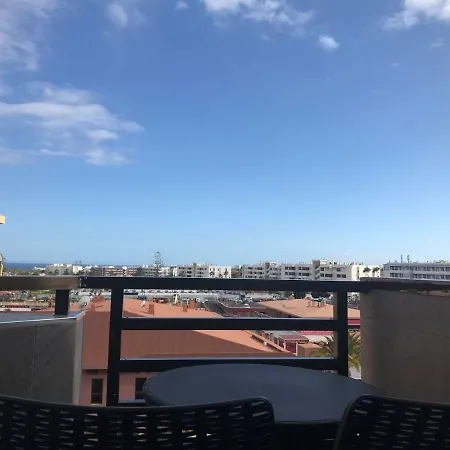 Right Next To C.c Yumbo * Playa del Inglés